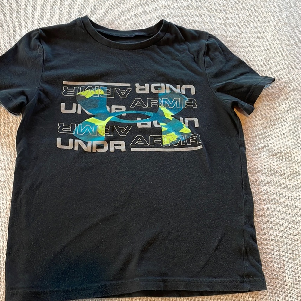 Under Armour HeatGear SZ YSM UA Symbol Short Sleeve Black